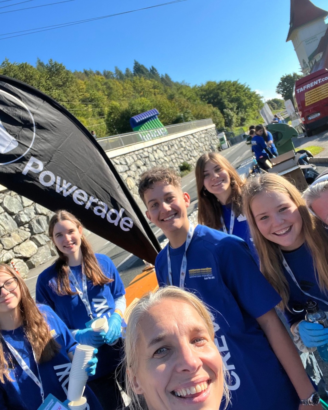 Team an der Labestation